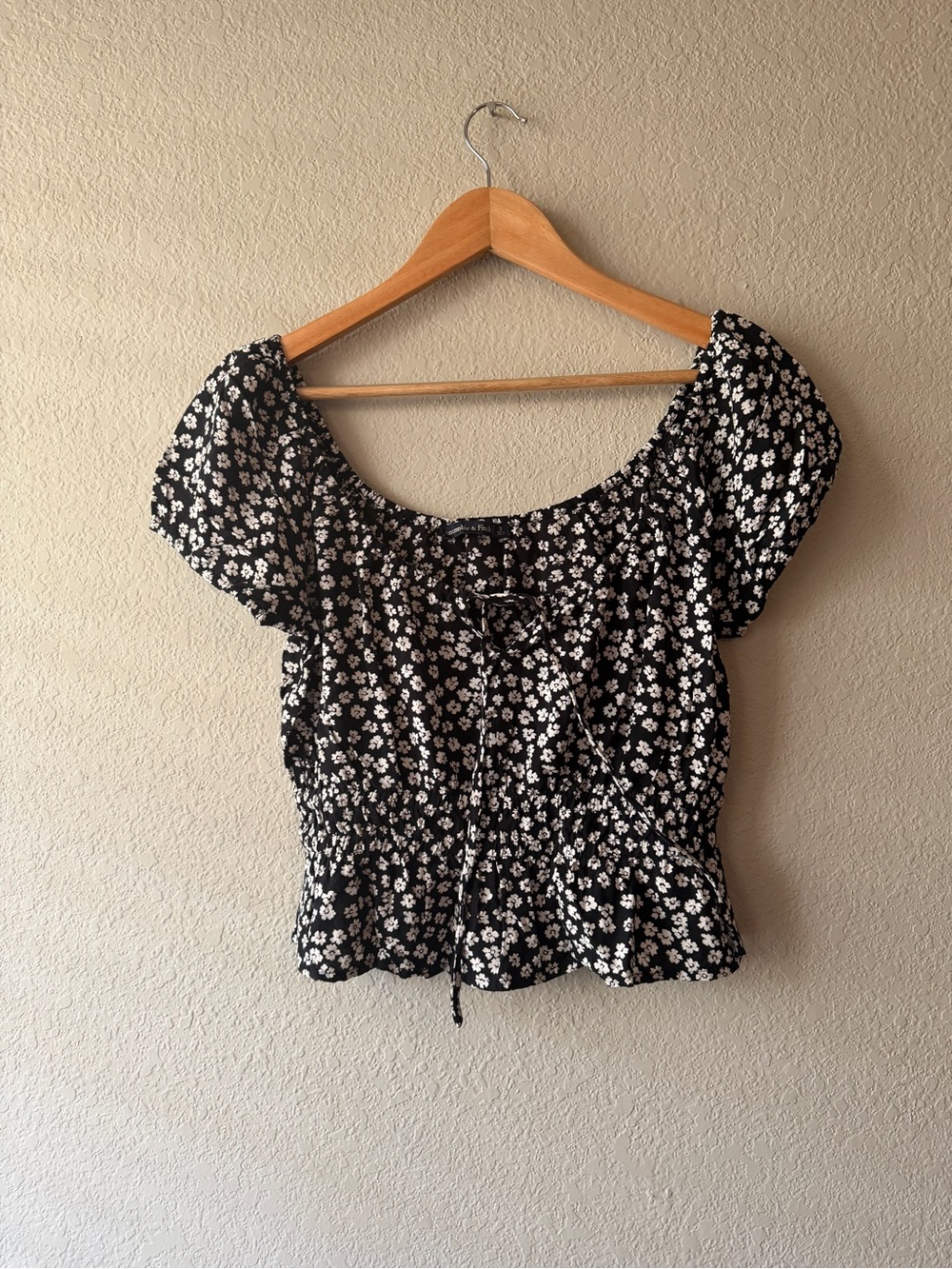 Abercrombie & Fitch Daisy Floral Smocked Puff Sleeve Top Small